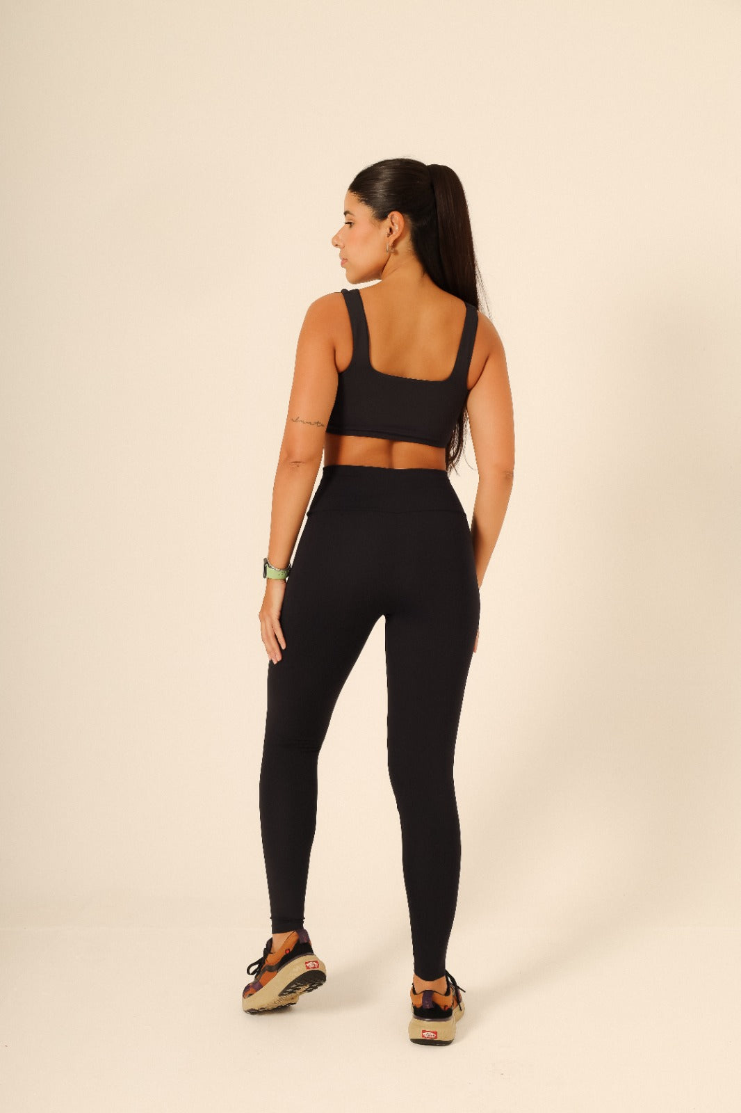 CONJUNTO TOP E LEGGING BASICS